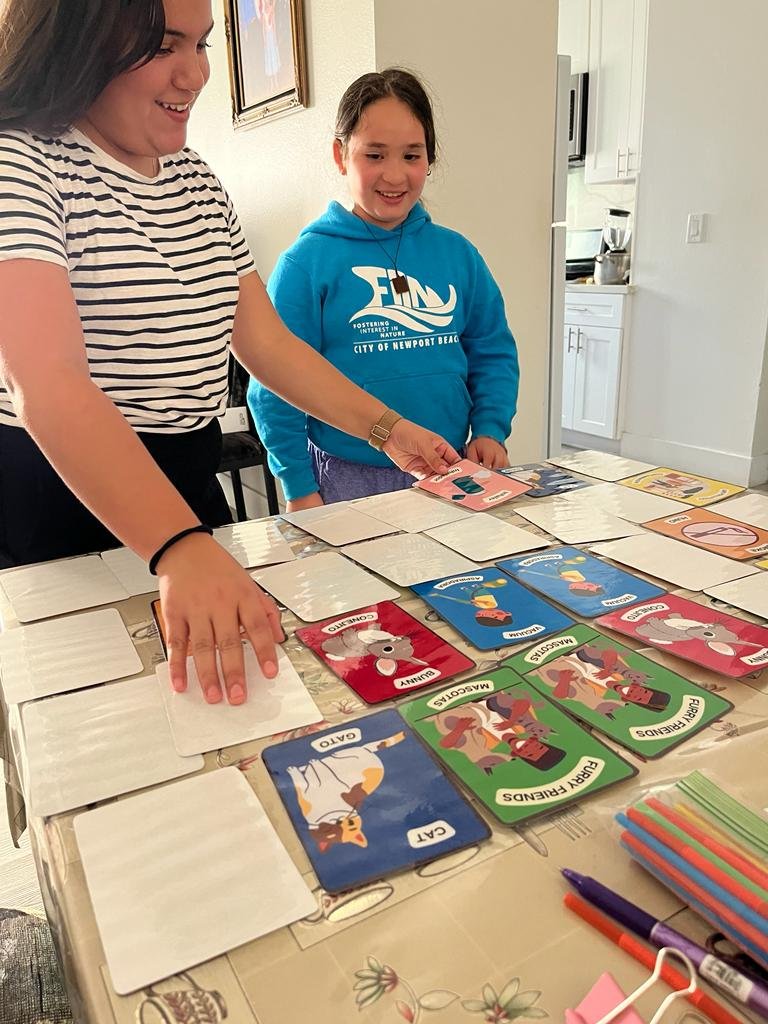 Equipo de Family Resource Center de Latino Health Access trabajando con familias en Orange County